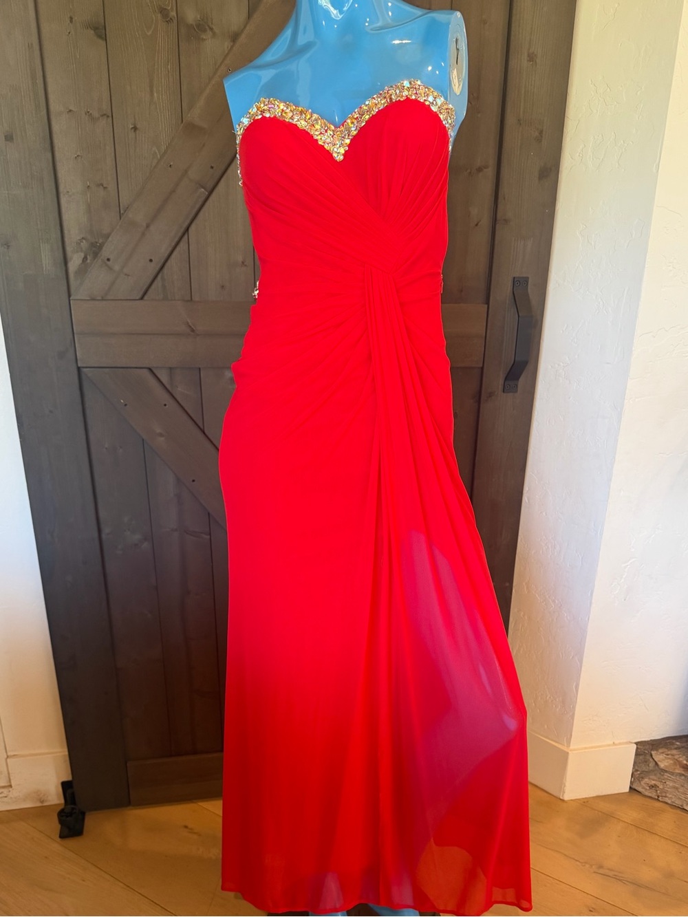 Authentic La Femme Red Strapless Gown with Sweatheart Neckline and Crossed Back - Picture 5 of 13